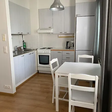 Yksioe Autopaikalla, Niinivaara * يونسو